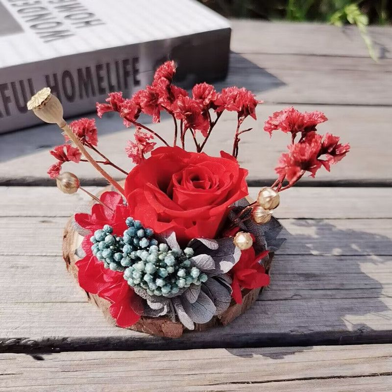 Natürliche getrocknete Blumenarrangements