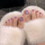 Fuzzy Open-Toe Rutschsandalen mit dekorativem Glitzer Brehn