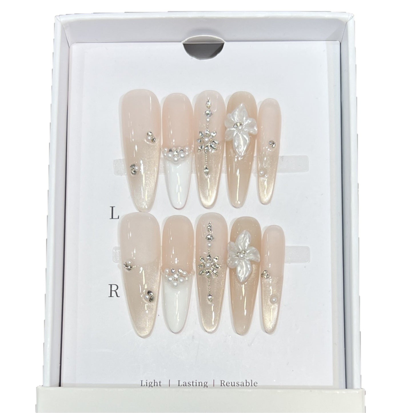 Ausgefallenes Press-On-Nageldesign Brehn