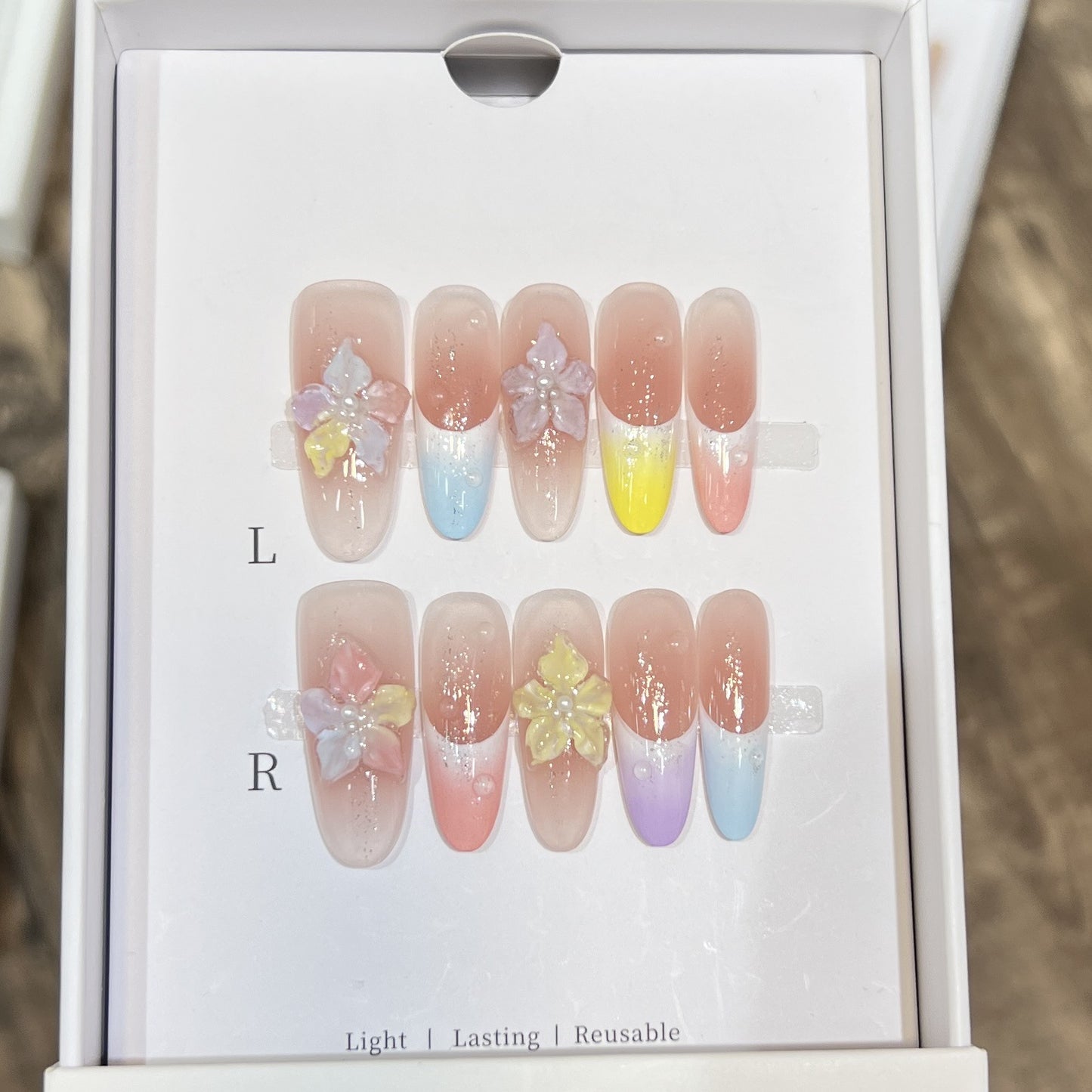 Blumeninspiriertes künstlerisches Press-On-Nagelset Brehn
