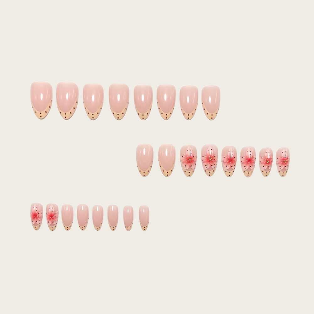 Kunstvolle Nagelverlängerungen mit Floralen Akzenten Brehn