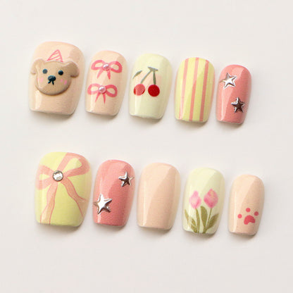 Verspielte Themen Press-On Nagelkunst