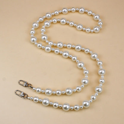 Elegante Perlen- und Kettenhalskette Brehn