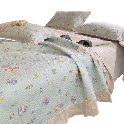 Gepolsterte florale Bettbezug-Set mit bestickten Puppenmuster und Rüschensaum