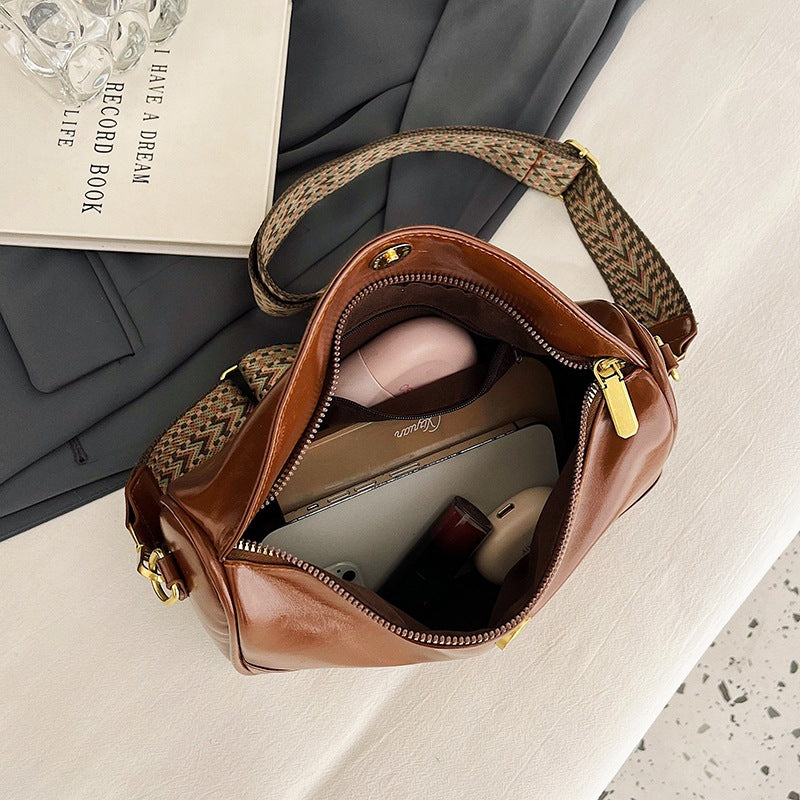 Sleek Pouch Umhängetasche
