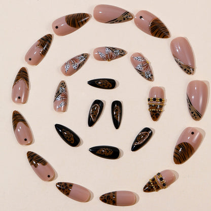 Dekorative 3D Stiletto Nagelkunst Extensions Brehn
