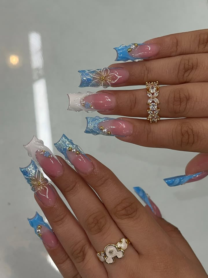 Luxuriöse Florale Acryl-Nagelverlängerungen Brehn