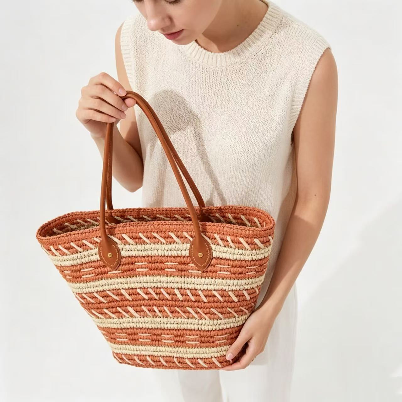 Bast-Strandtasche mit Elegantem Strukturdesign Brehn