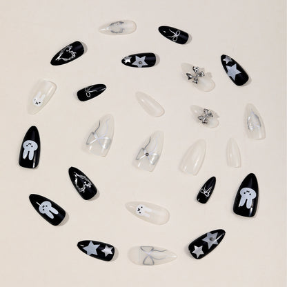 Dekorative gotische Nagelkunst-Verlängerungen Brehn
