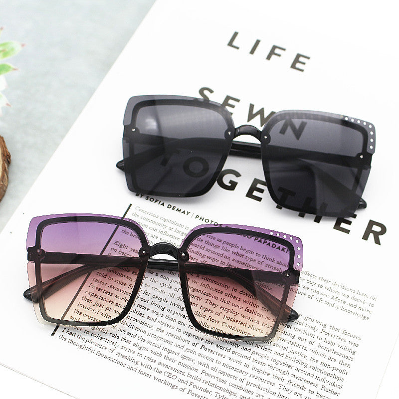 Damen Quadratische Sonnenbrille mit funkelnden Rahmenakzenten Brehn