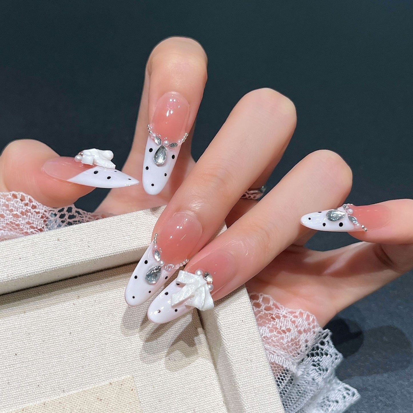 Elegante Press-On Nail Art Brehn