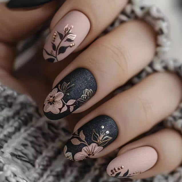 Luxuriöse florale Acryl-Nagelverschönerungen Brehn
