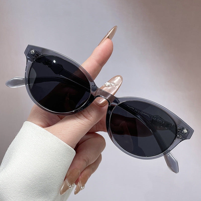 Damen Retro-inspirierte Sonnenbrille mit geschütztem UV-Filter und robustem Rahmen Brehn