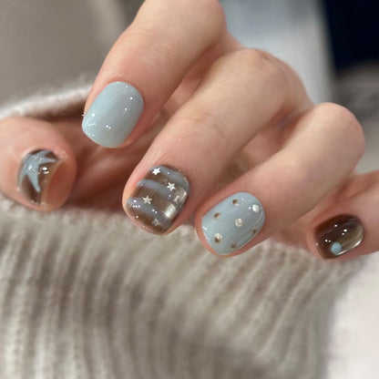 Premium Künstlerischer Press-On Nagel Satz mit Sternen und Metallic Akzenten Brehn