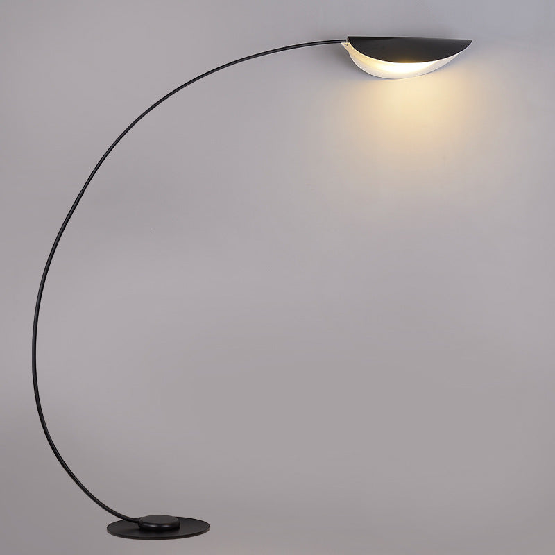 Moderne Bogen-LED-Stehlampe mit einstellbarer Helligkeit