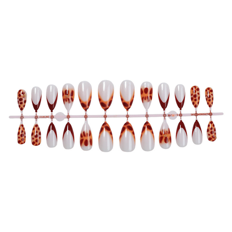 Modisches Press-On Nagelkunst Set Brehn