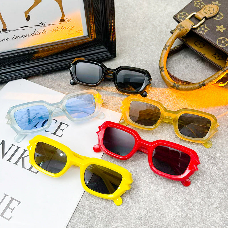 Damen modische Sonnenbrille mit auffälligem Rahmen Brehn