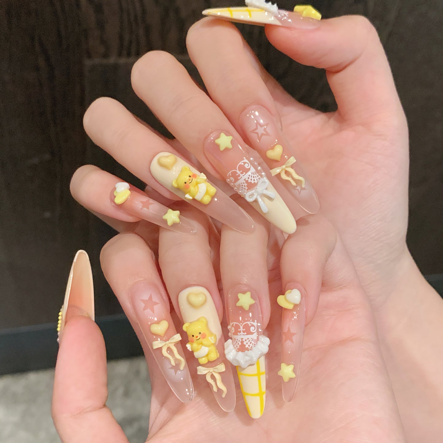 Verspielt 3D Nagelkunst Press-On Set Brehn