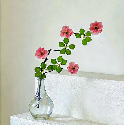 Stylische dekorative Blumenstängel