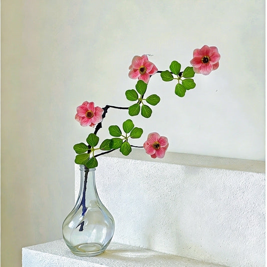 Stylische dekorative Blumenstängel