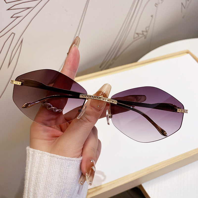 Damen extravagante Sonnenbrille mit funkelnden Akzenten Brehn