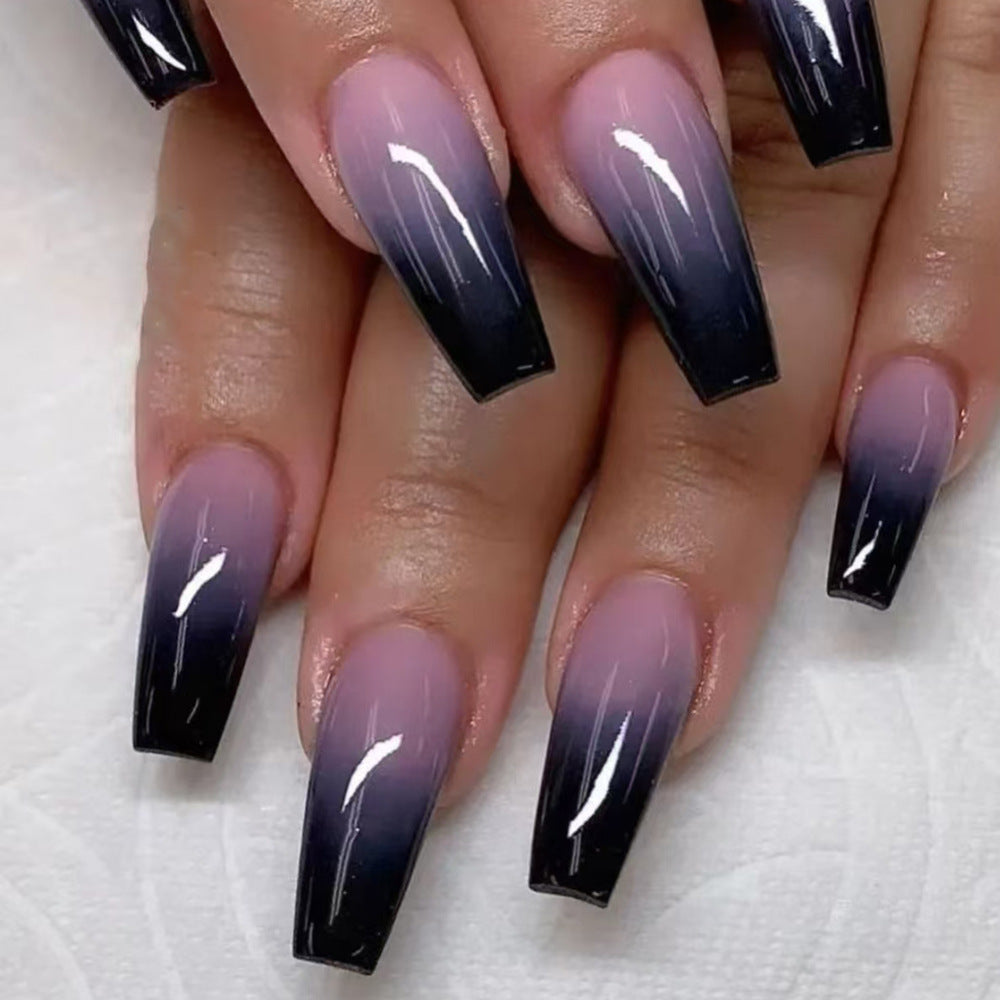 Modische Kunstnägel Im Eleganten Ombre-Design Brehn