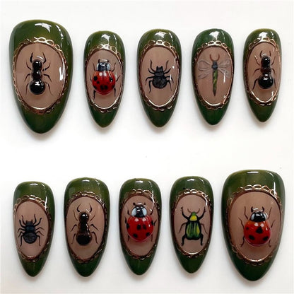 Künstlerische von Käfern inspirierte Press-On Nagelerweiterungen Brehn