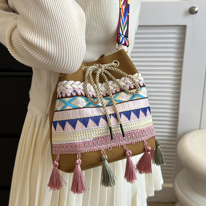 Bestickte Festival-Kordelzugtasche