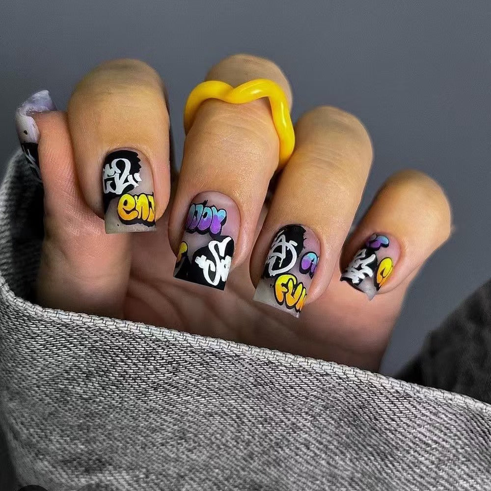 Kreatives Kunstnagelset mit Graffiti-Motiven Brehn