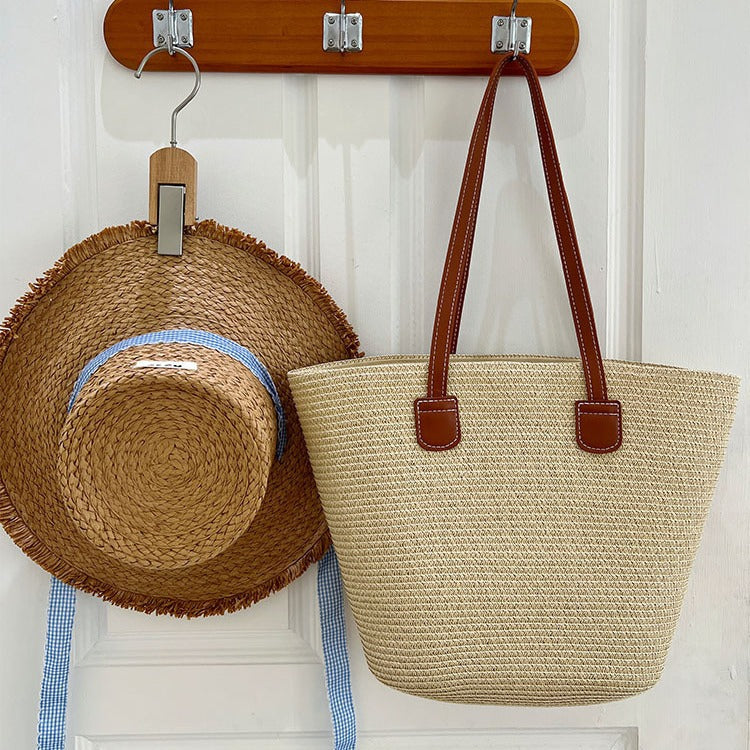 Klassische Strohtasche mit Lederakzenten Brehn