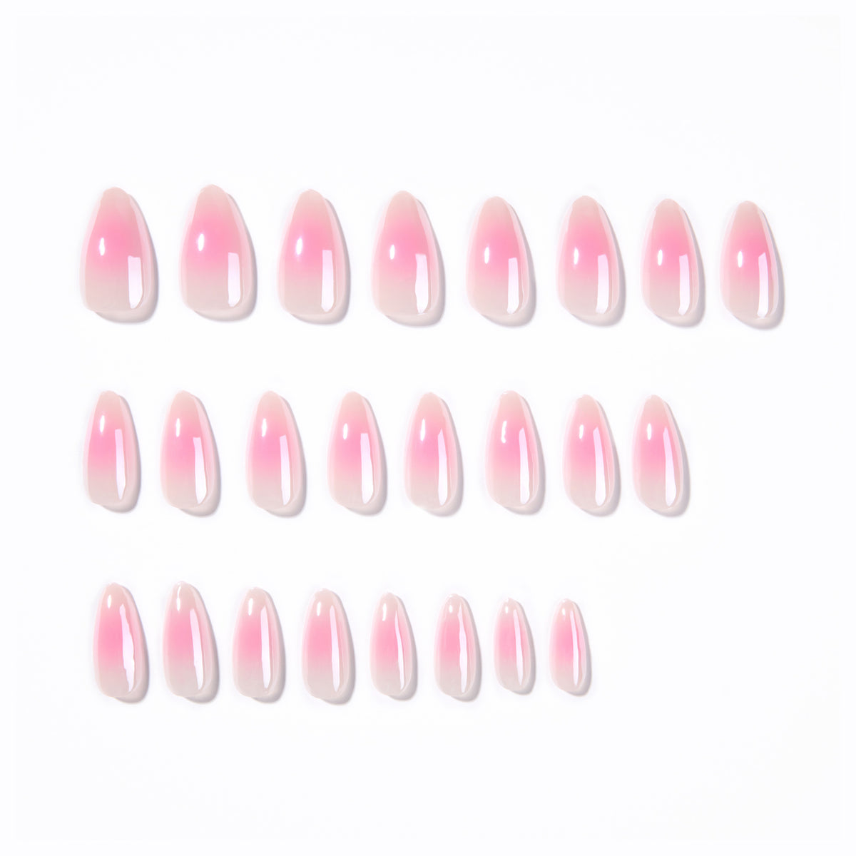 Kunstvolle Nagelverlängerungen im eleganten Ombre-Design Brehn
