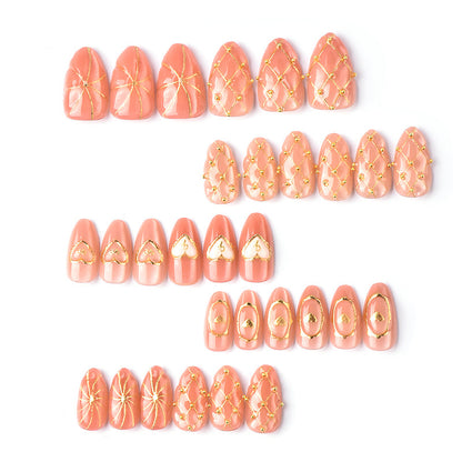 Künstlerisches Nagelkunstset mit goldenen Akzenten Brehn