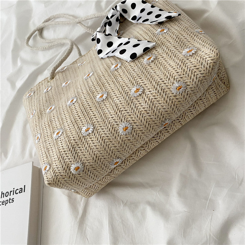 Stroh Strandtasche mit dekorativem Schal