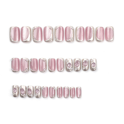 Kunstvolle Nagelkunst mit Glitzer- und Ombre-Effekt Brehn