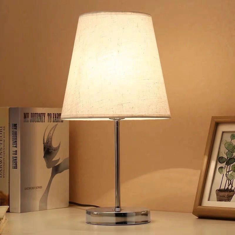 Kristall-besetzte Tischlampe