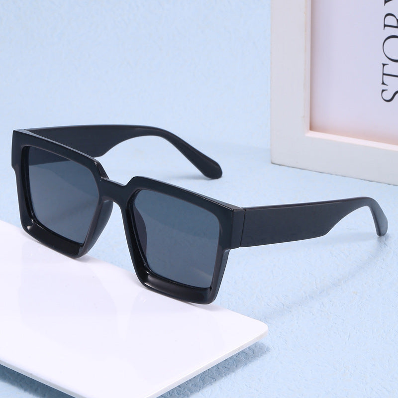 Damen Oversized Sonnenbrille mit modischem Transparentrahmen Brehn