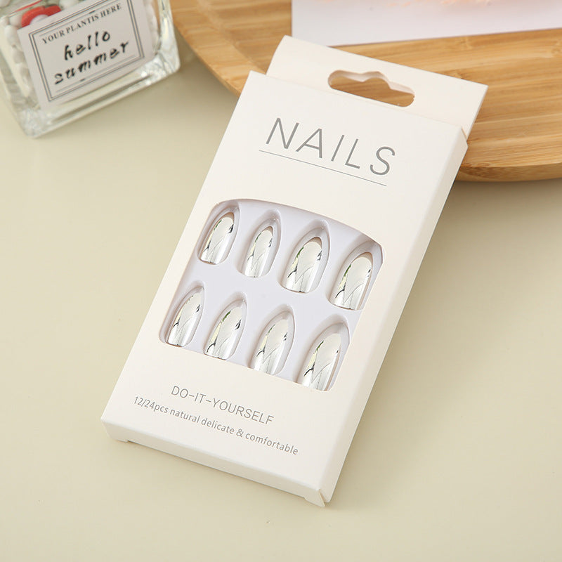 DIY Press-On Nail Set mit Premium-Finish Brehn