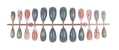 Kunstnagelset mit eleganten Goldakzenten und kreativem Design Brehn