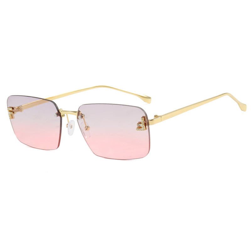 Damen quadratische Sonnenbrille mit elegantem goldenen Rahmen und stylishen Gläsern Brehn