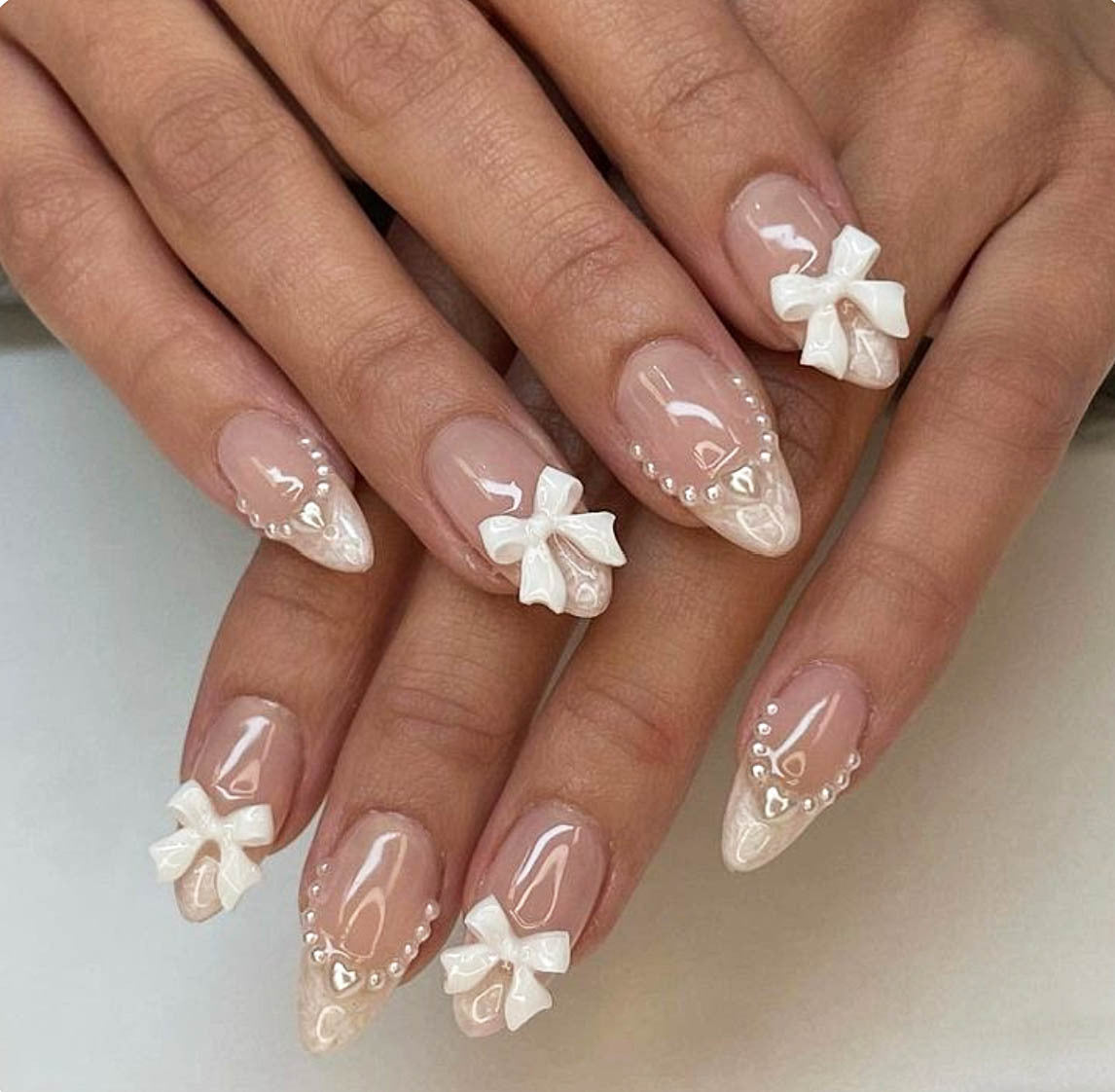 Elegante 3D Schleifen-verzierte Nagelkunstverlängerungen Brehn