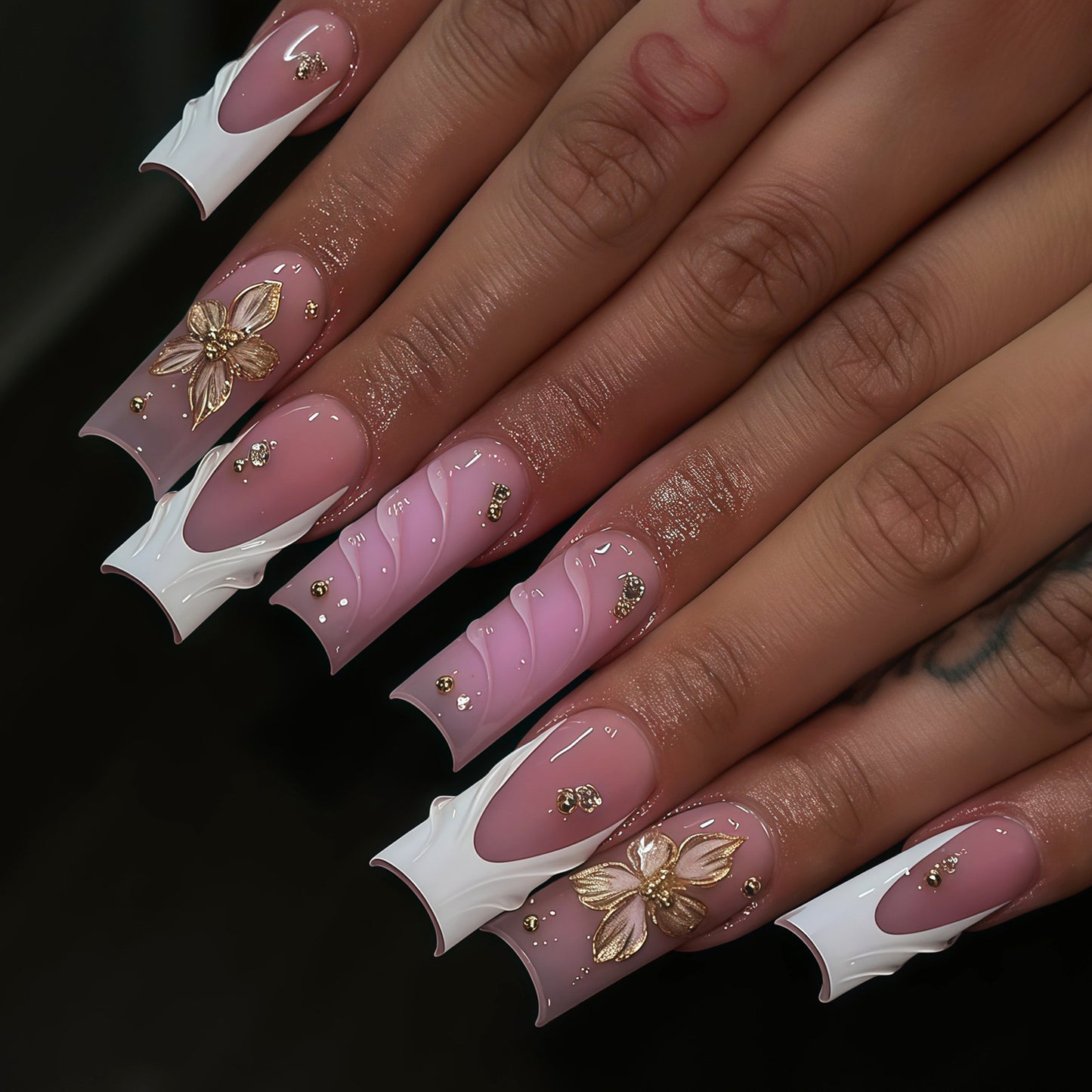 Elegantes florales Nagelkunst Press-On Set Brehn