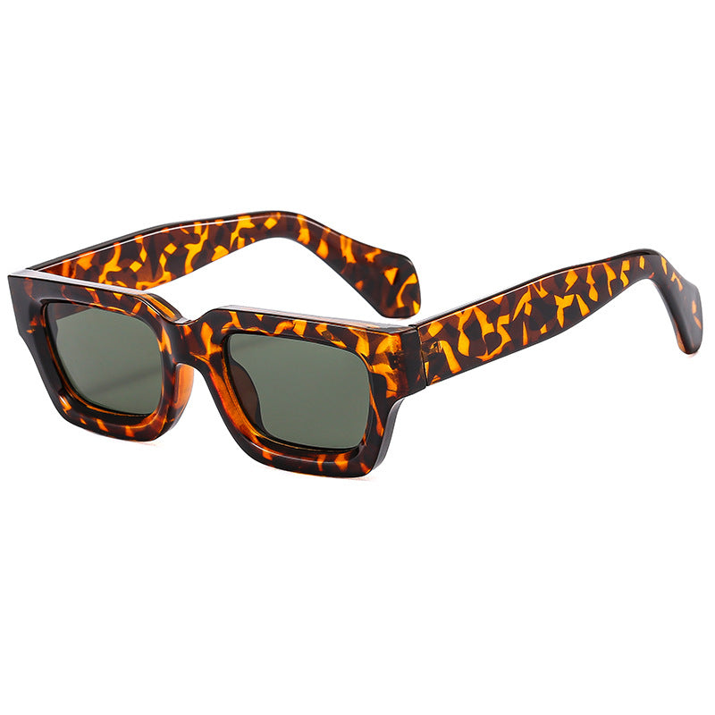 Damen Sonnenbrille im modernen und futuristischen Rechteckdesign Brehn