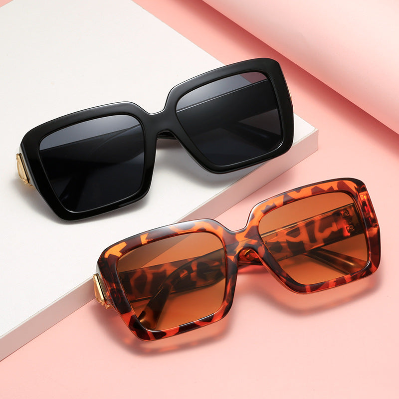 Damen oversized modische Sonnenbrille mit luxuriösen Metallakzenten Brehn