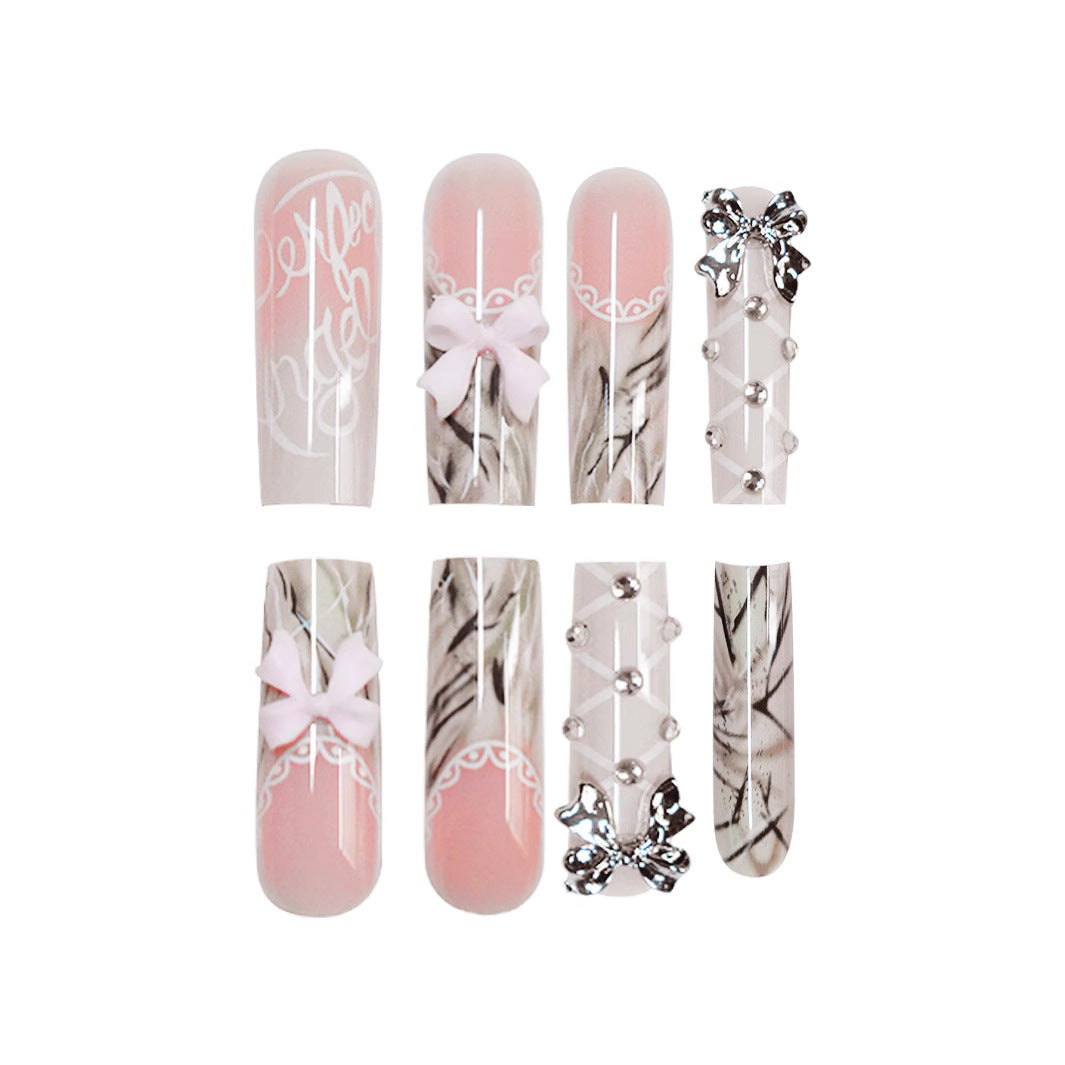 Elegante dekorative Press-On Nagelkunst Brehn