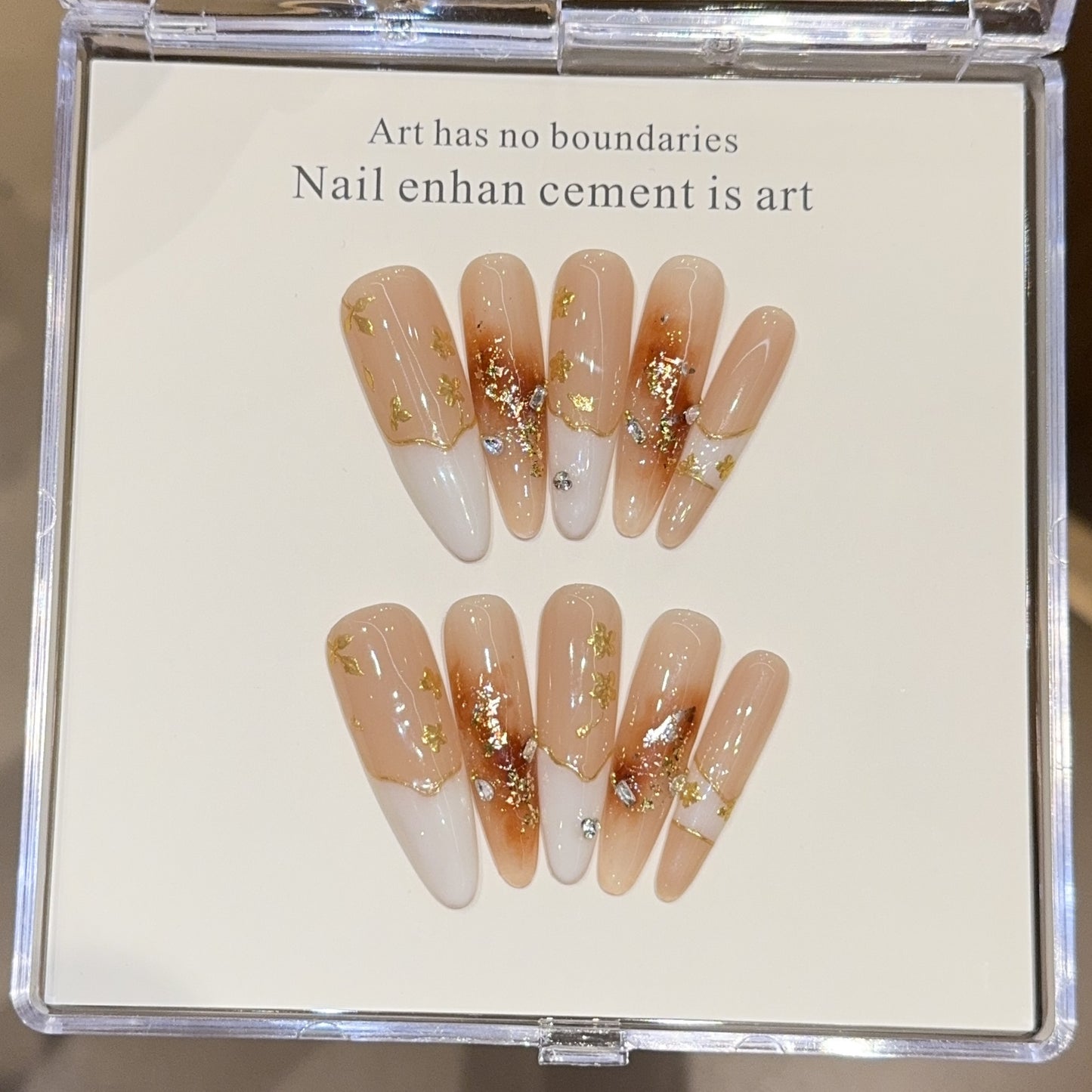 Kunstnägel mit Edlen Akzenten Brehn
