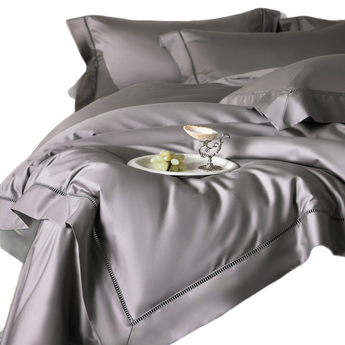 Luxuriöses seidiges Satin Bettdeckenbezug-Set mit Leiterstich-Saum und dekorativer Rüsche