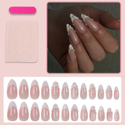 Kunstnagelset mit eleganten Perlen- und Spitzenverzierungen Brehn