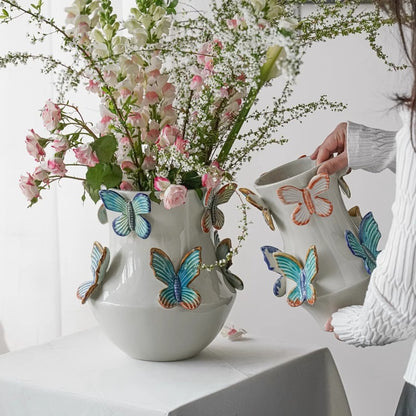 Dekorative Blumenvase mit Schmetterlingen Brehn