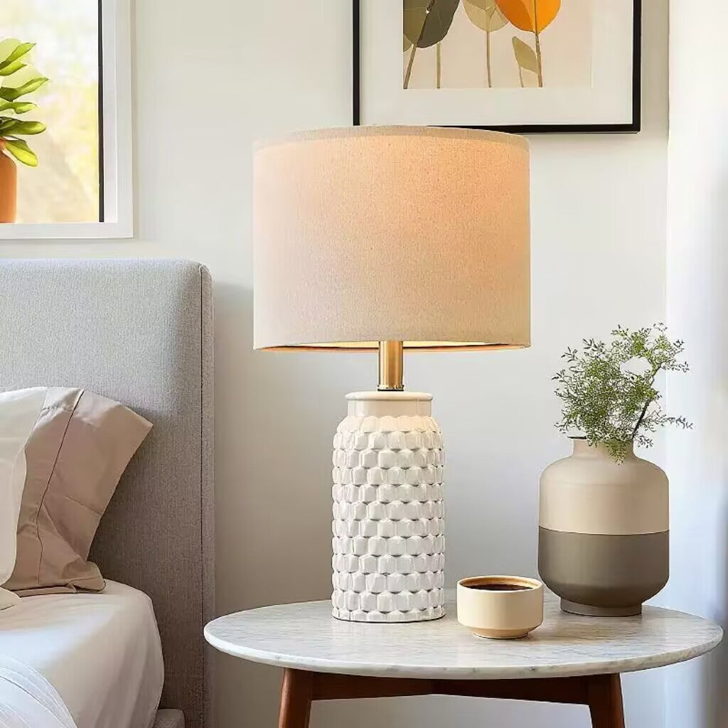 Texturierte Keramische Tischlampe