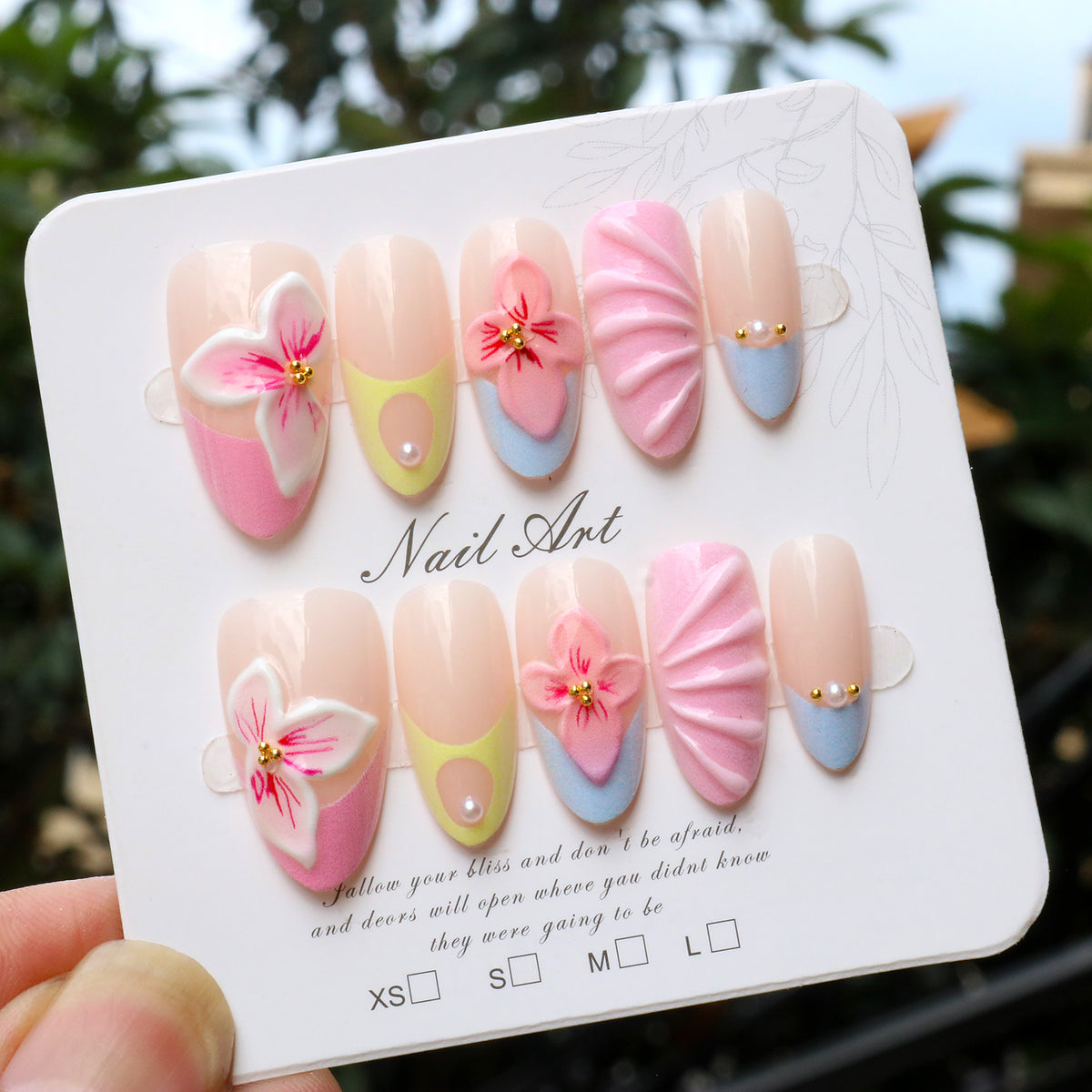 Kreative Blumen Nagelkunst